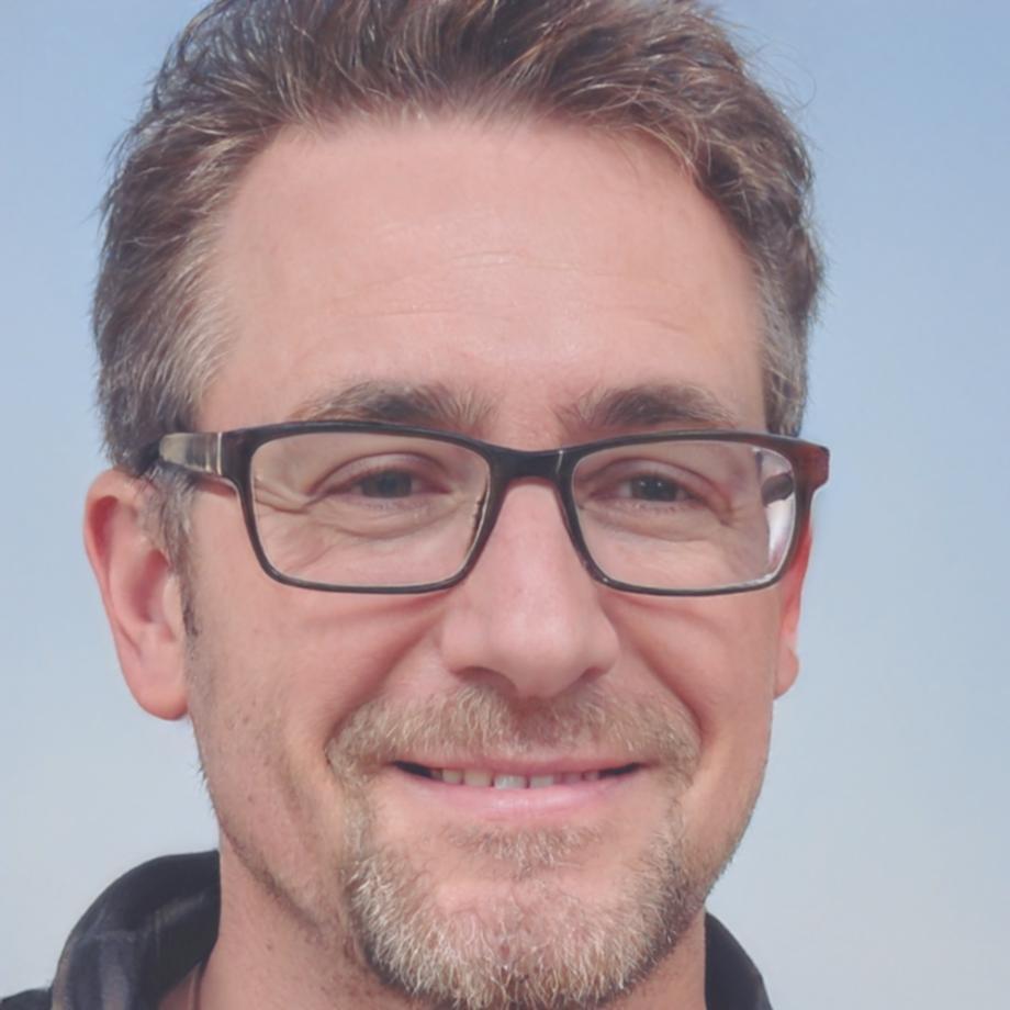 Ritratto professionale di Celestino Marescotti, coordinatore delle partnership strategiche